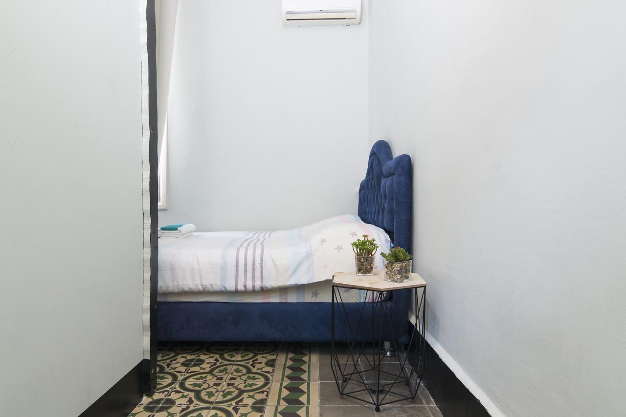 Sapir Hostel (Adults Only) Tel Aviv Exterior photo