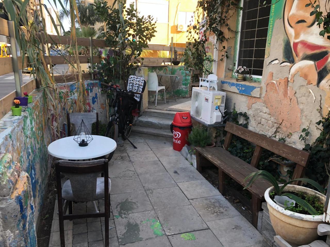 Sapir Hostel (Adults Only) Tel Aviv Exterior photo