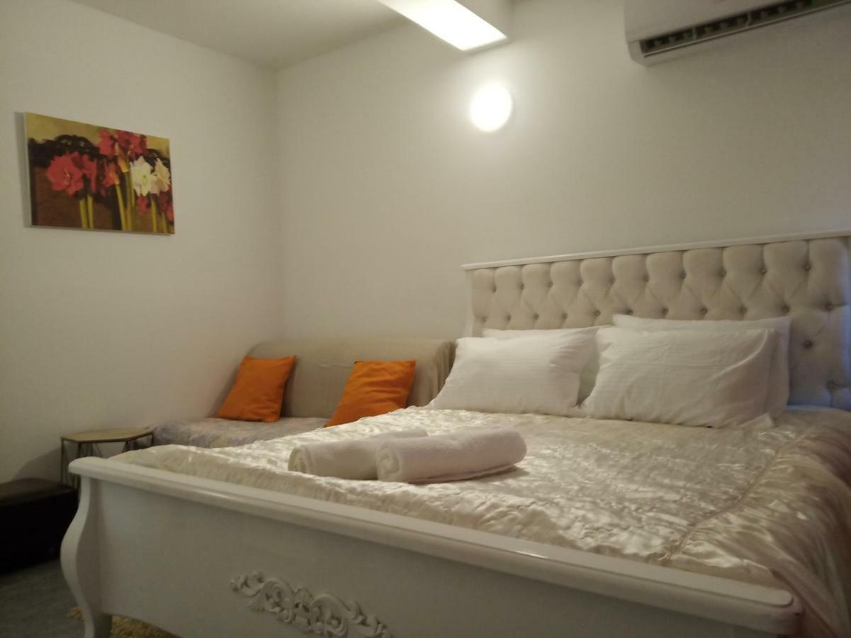 Sapir Hostel (Adults Only) Tel Aviv Exterior photo